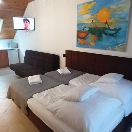 Bed and Breakfast Pensjonacik Ewa Ujście-Darłowskie Exteriér fotografie